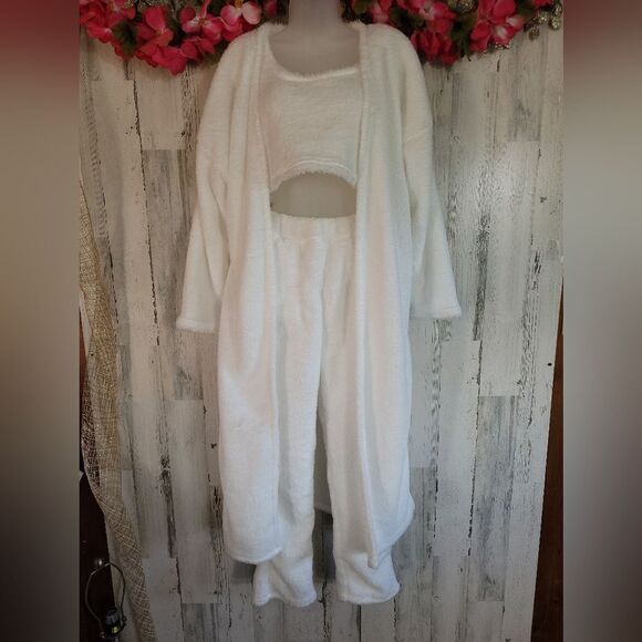 NWOT Women's 3pc Sherpa Set - Picture 2 of 11